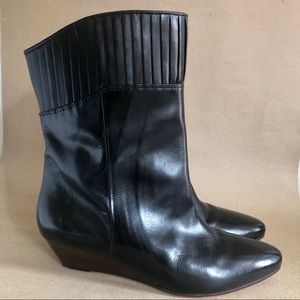 FRYE Sam Boot 8.5 Black Leather Sleek Bootie Comft